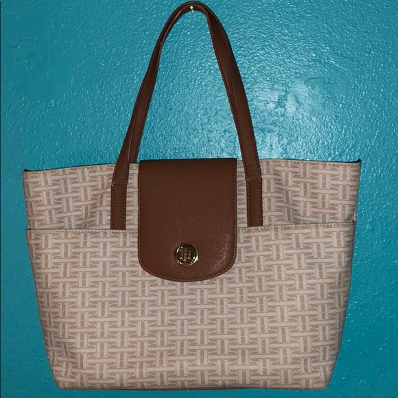 Tommy Hilfiger Handbags - EUC Tommy Hilfiger Brown & Cream Tote Purse